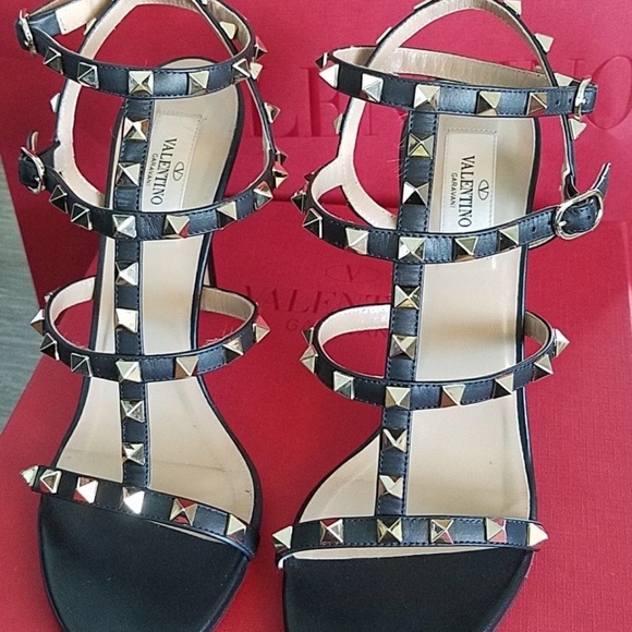 !!SOLD!! Valentino Rockstud High Heel Sandals 38.5 - Picture 2 of 7
